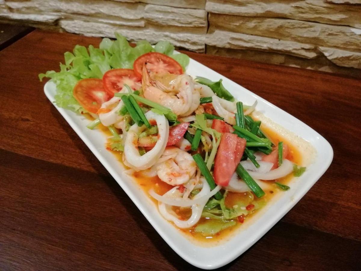 Rapeepan Ville Hotel Ubon Ratchathani Exterior photo